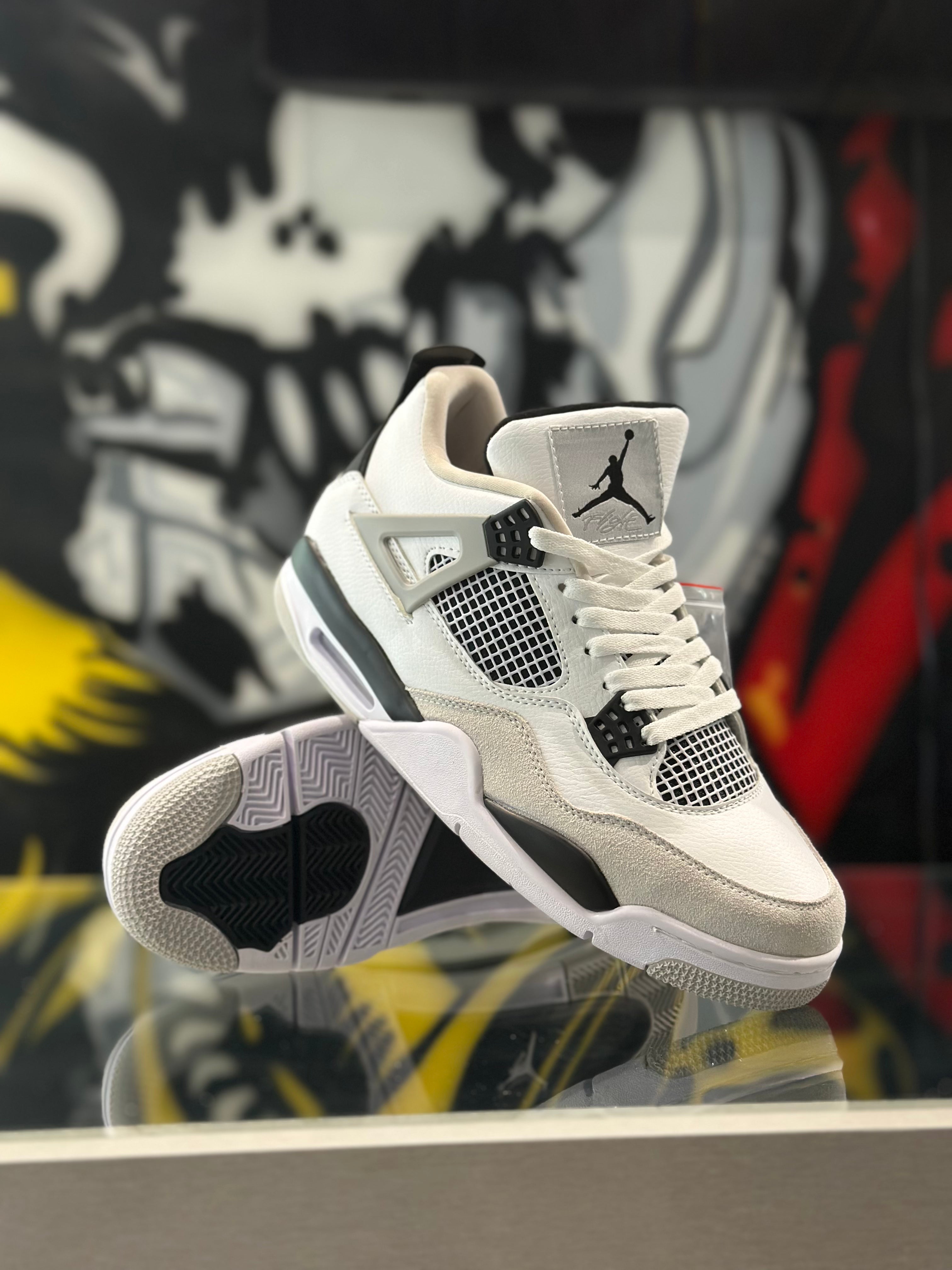 Jordan Retro 4 Military Black